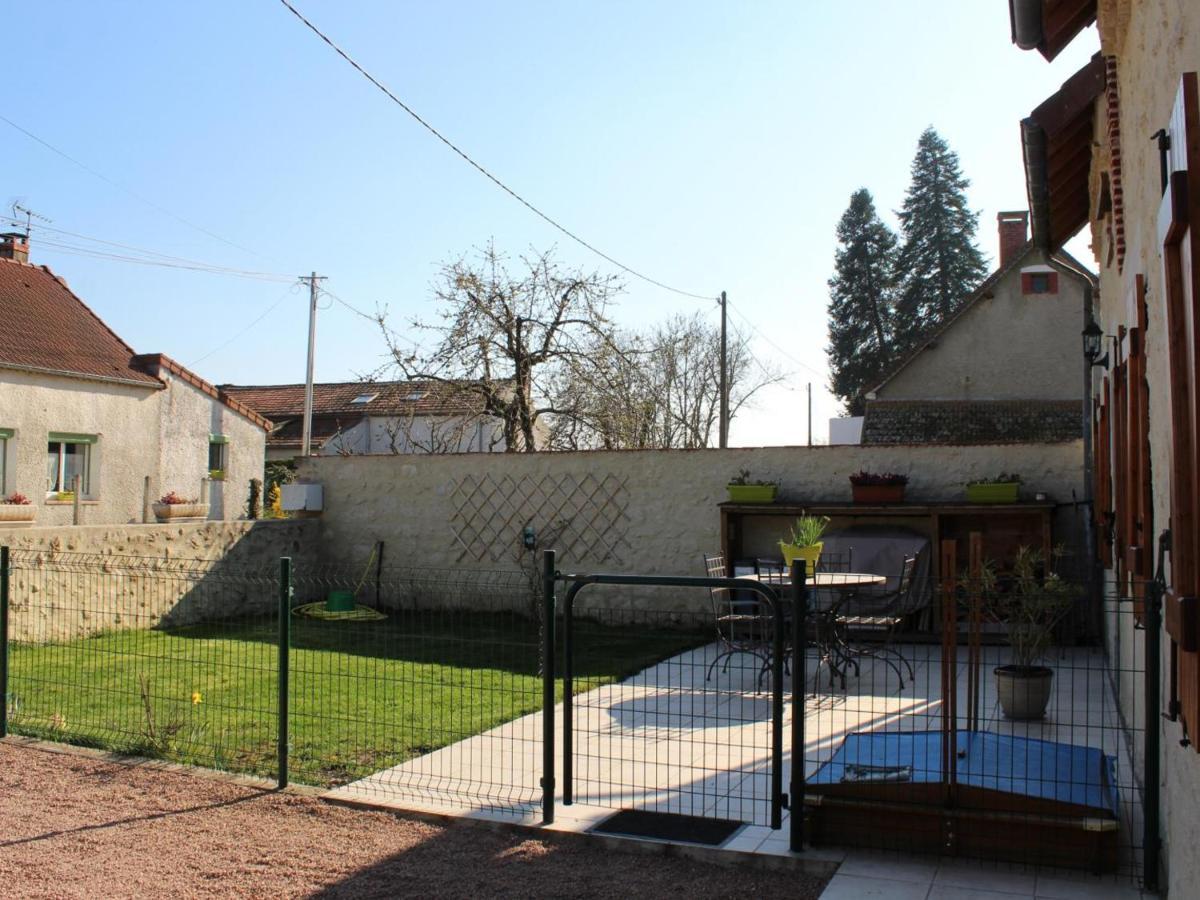 فيلا Gite Renove Avec Cheminee, Terrasse Et Jardin, Proche De St Pourcain, Ideal Pour Familles Et Animaux - Fr-1-489-138 Barberier المظهر الخارجي الصورة